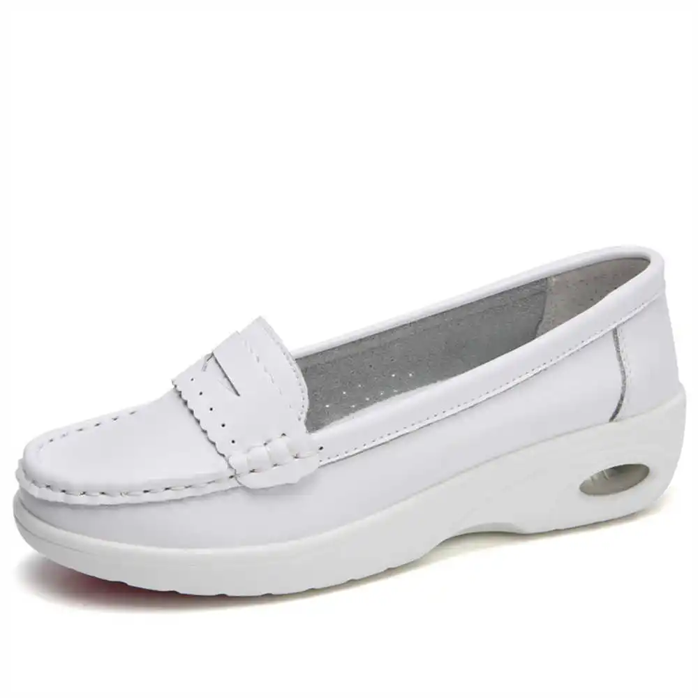 Thick Sole Slipon White Traine – Luxury Lifestyle Shorts Bewertung und Preis